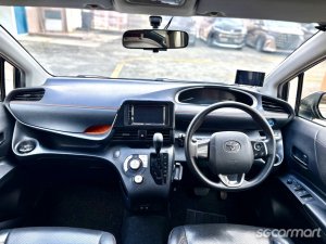 Toyota Sienta Hybrid 1.5A X