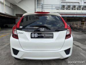 Honda Jazz 1.3A (New 5-yr COE)