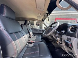 Nissan NV350 2.5M