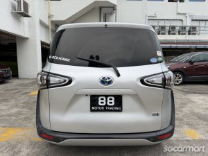 Toyota Sienta Hybrid 1.5A X
