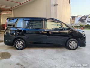 Toyota Noah Hybrid 1.8A X