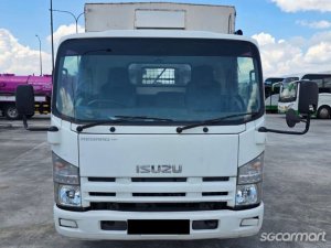 Isuzu NPR85