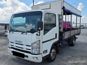 Isuzu NPR85