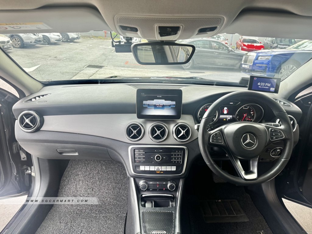 BMW 5 Series 523i Highline - Side Front