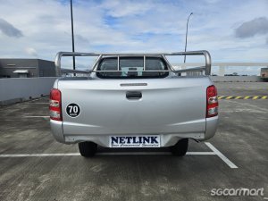 Mitsubishi Triton L200 Double-Cab 2.4M