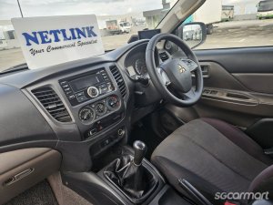 Mitsubishi Triton L200 Double-Cab 2.4M