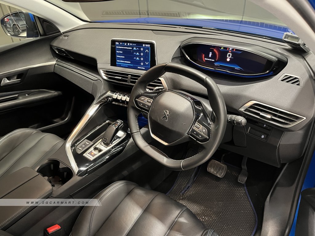 Peugeot 3008 1.2A PureTech EAT8 Active Premium