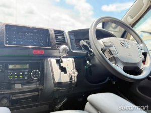 Toyota Hiace 2.8A Super GL Dark Prime
