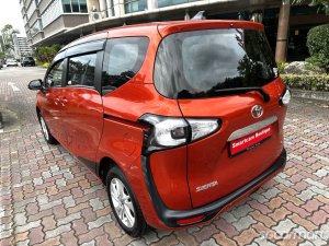 Toyota Sienta 1.5A Standard