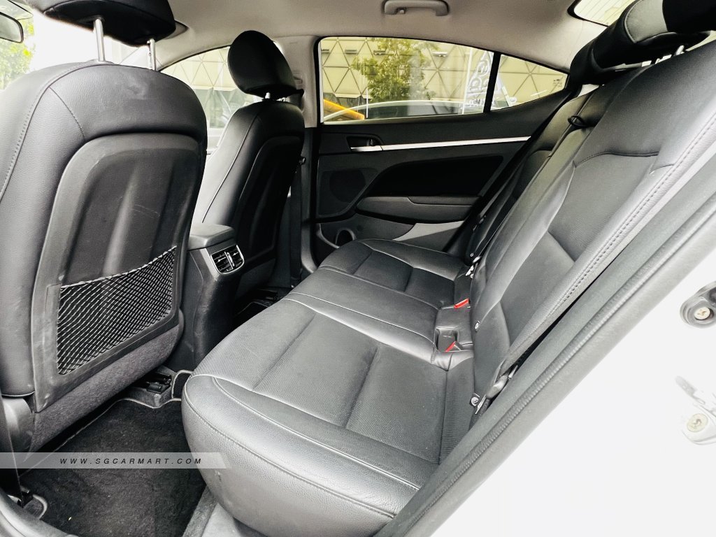 BMW 5 Series 523i Highline - Side Front