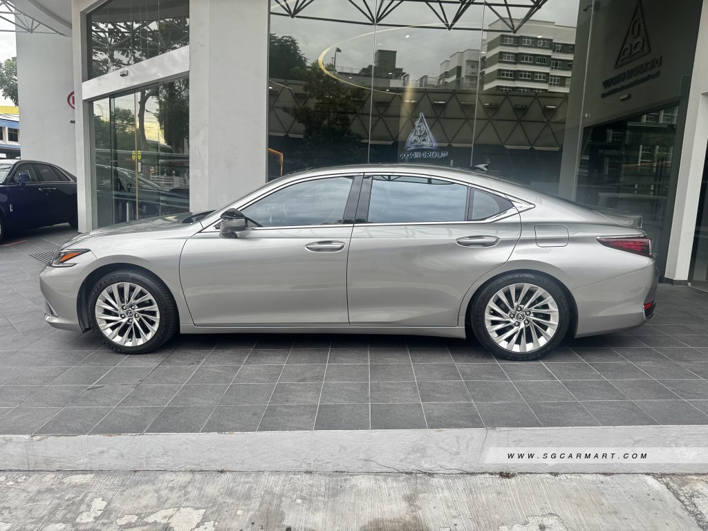 BMW 5 Series 523i Highline - Side Front