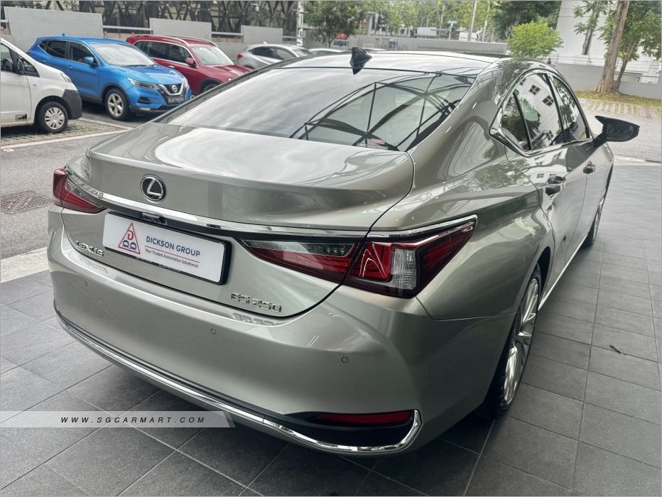 BMW 5 Series 523i Highline - Side Front