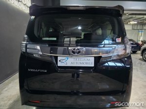 Toyota Vellfire 2.5A Sunroof