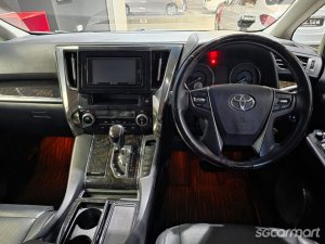 Toyota Vellfire 2.5A Sunroof