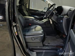 Toyota Vellfire 2.5A Sunroof