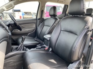 Mitsubishi Triton L200 Double-Cab 2.4M