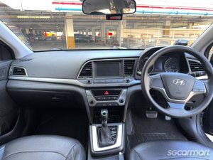 Hyundai Elantra 1.6A GLS