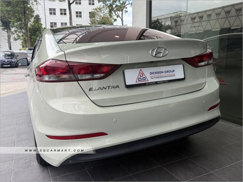 BMW 5 Series 523i Highline - Side Front