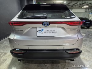 Toyota Harrier Hybrid 2.5A Premium