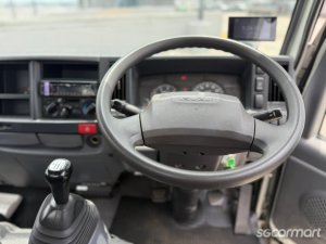 Isuzu NHR87A