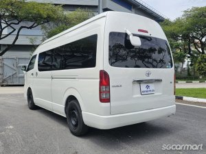 Toyota Hiace Commuter 2.8A GL High Roof