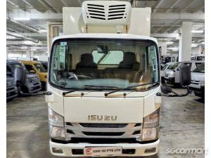 Isuzu NMR85U