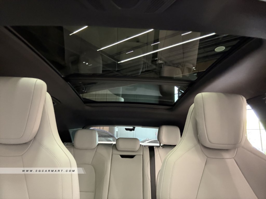 Porsche Macan 4 Electric Sunroof