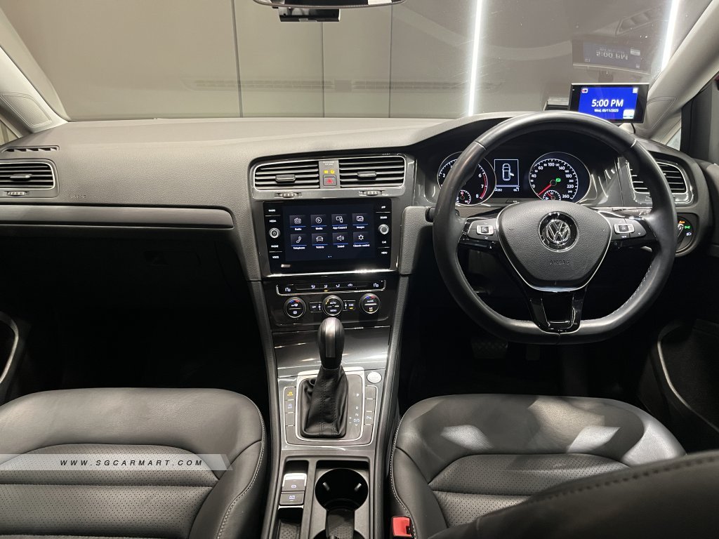 Volkswagen Golf 1.4A TSI Comfortline R-Line