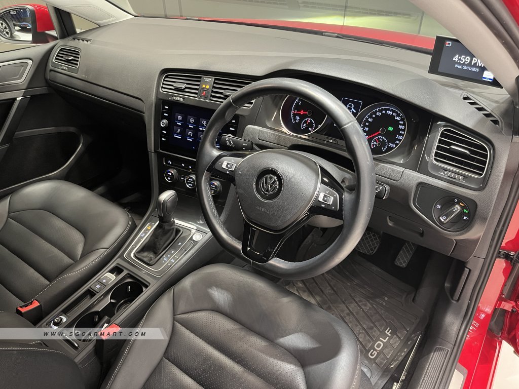 Volkswagen Golf 1.4A TSI Comfortline R-Line