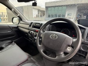 Toyota Hiace 3.0M