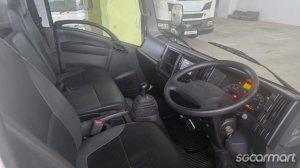 Isuzu NPR85