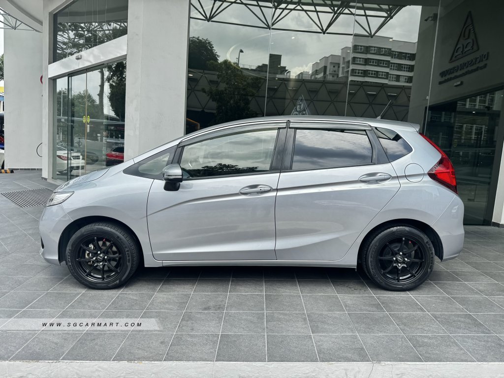 BMW 5 Series 523i Highline - Side Front