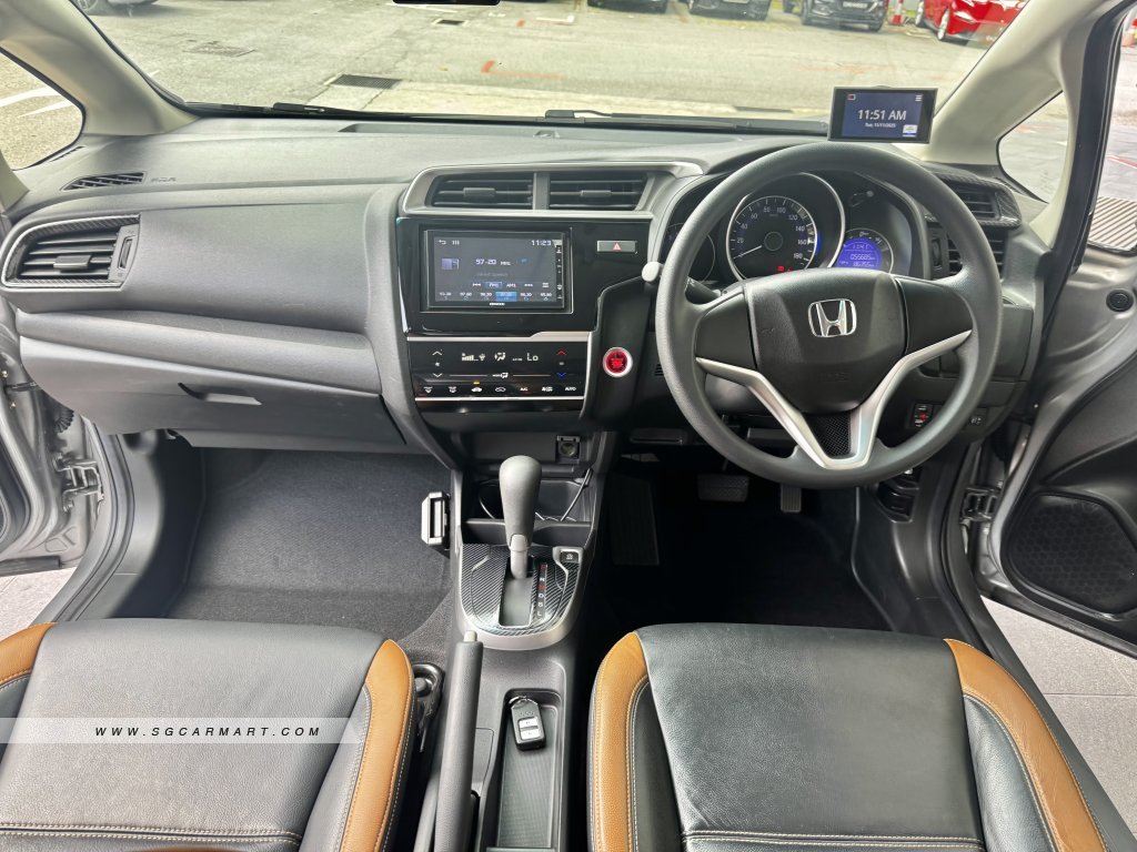 BMW 5 Series 523i Highline - Side Front