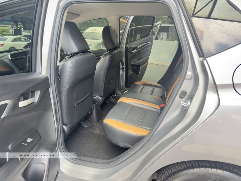 BMW 5 Series 523i Highline - Side Front