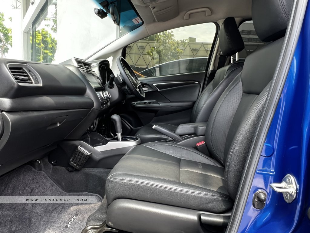 BMW 5 Series 523i Highline - Side Front