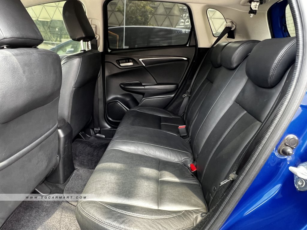 BMW 5 Series 523i Highline - Side Front