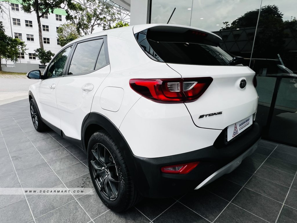 BMW 5 Series 523i Highline - Side Front