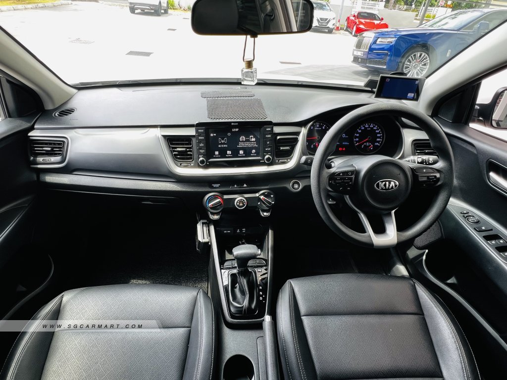 BMW 5 Series 523i Highline - Side Front