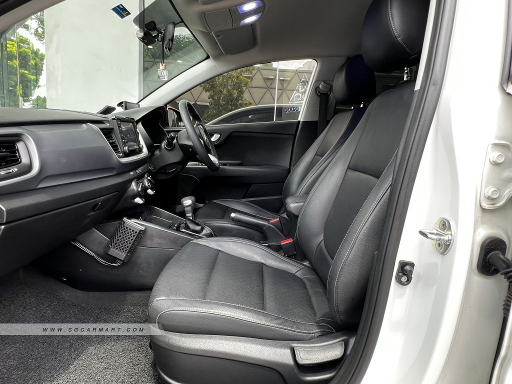 BMW 5 Series 523i Highline - Side Front