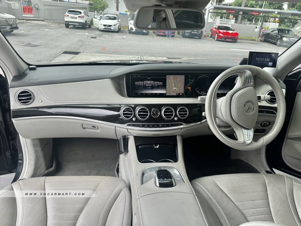 BMW 5 Series 523i Highline - Side Front