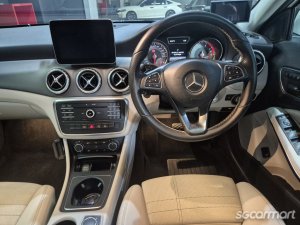 Mercedes-Benz GLA-Class GLA180