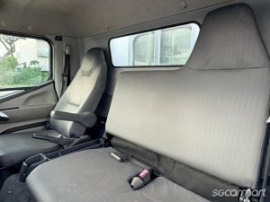 Mitsubishi Fuso Canter FEB21