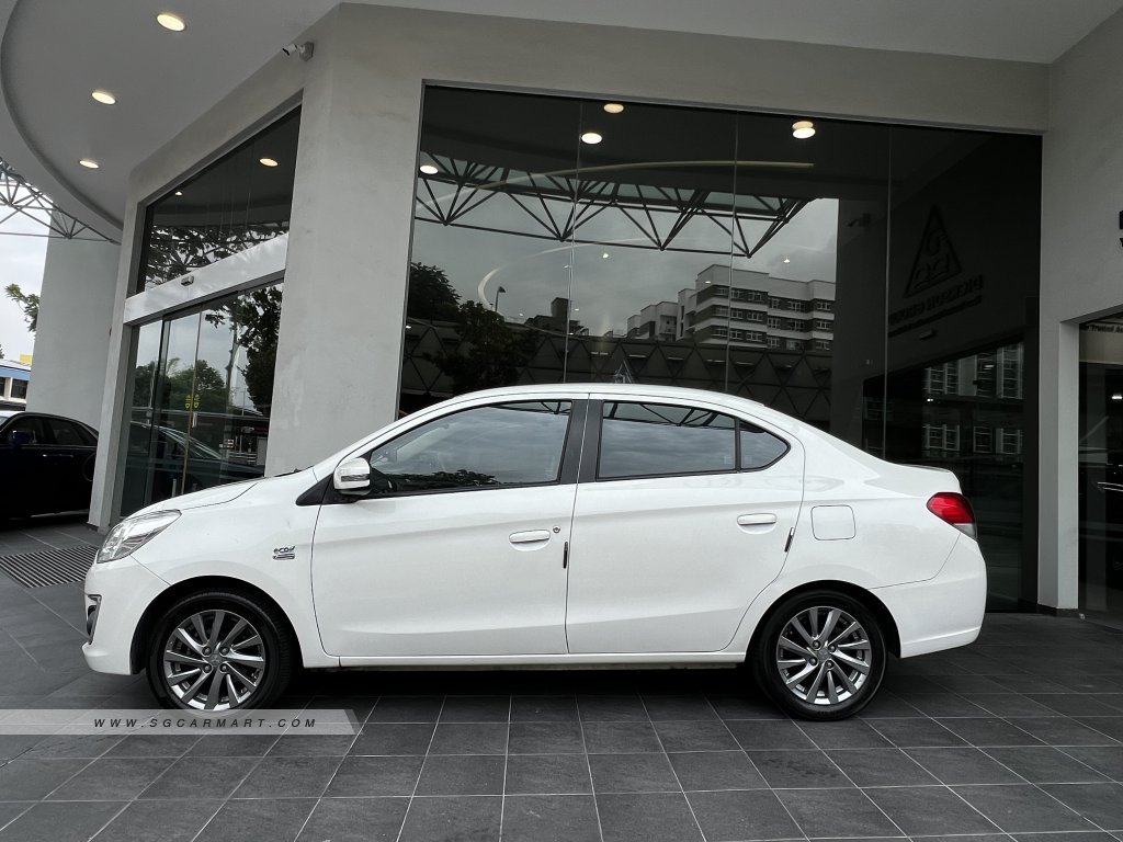 BMW 5 Series 523i Highline - Side Front