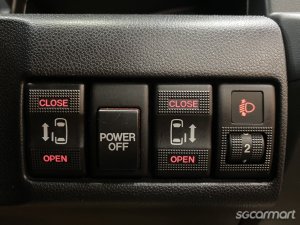 Mazda 5 2.0A Sunroof