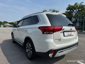 Mitsubishi Outlander 2.0A