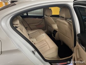 BMW 5 Series 530i Luxury