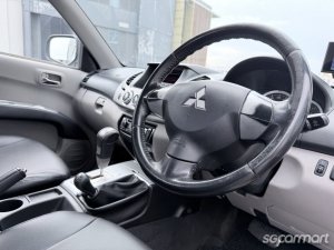 Mitsubishi Triton L200 Double-Cab 2.5A (COE till 10/2030)