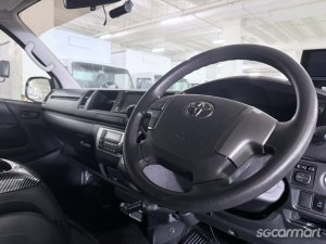 Toyota Hiace Commuter 3.0A GL High Roof