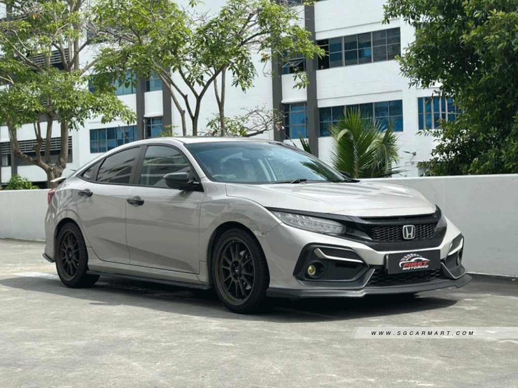 Photos for Honda Civic 1.5A VTEC Turbo Sunroof - Sgcarmart