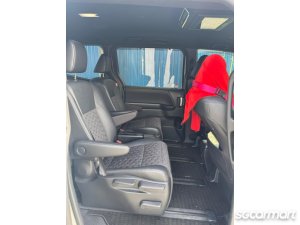 Toyota Voxy Hybrid 1.8A SZ